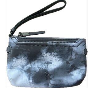 Simply Vera Wang Wristlet Clutch